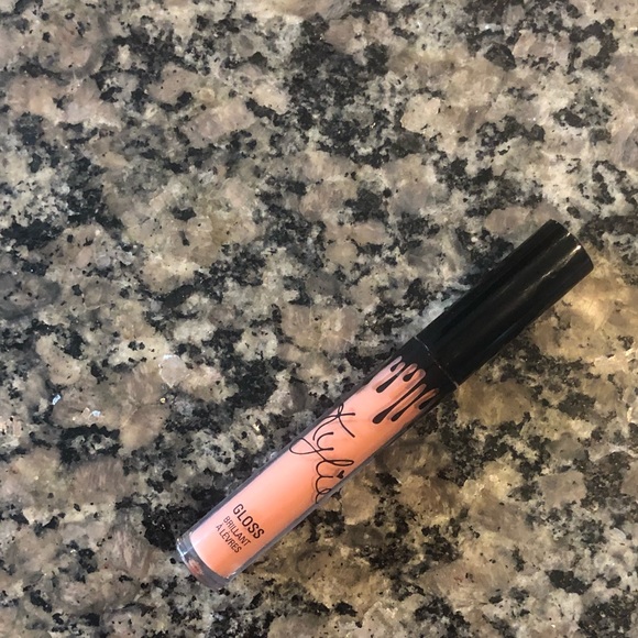 Kylie Cosmetics Gloss Shade: Exposed - Picture 2 of 4